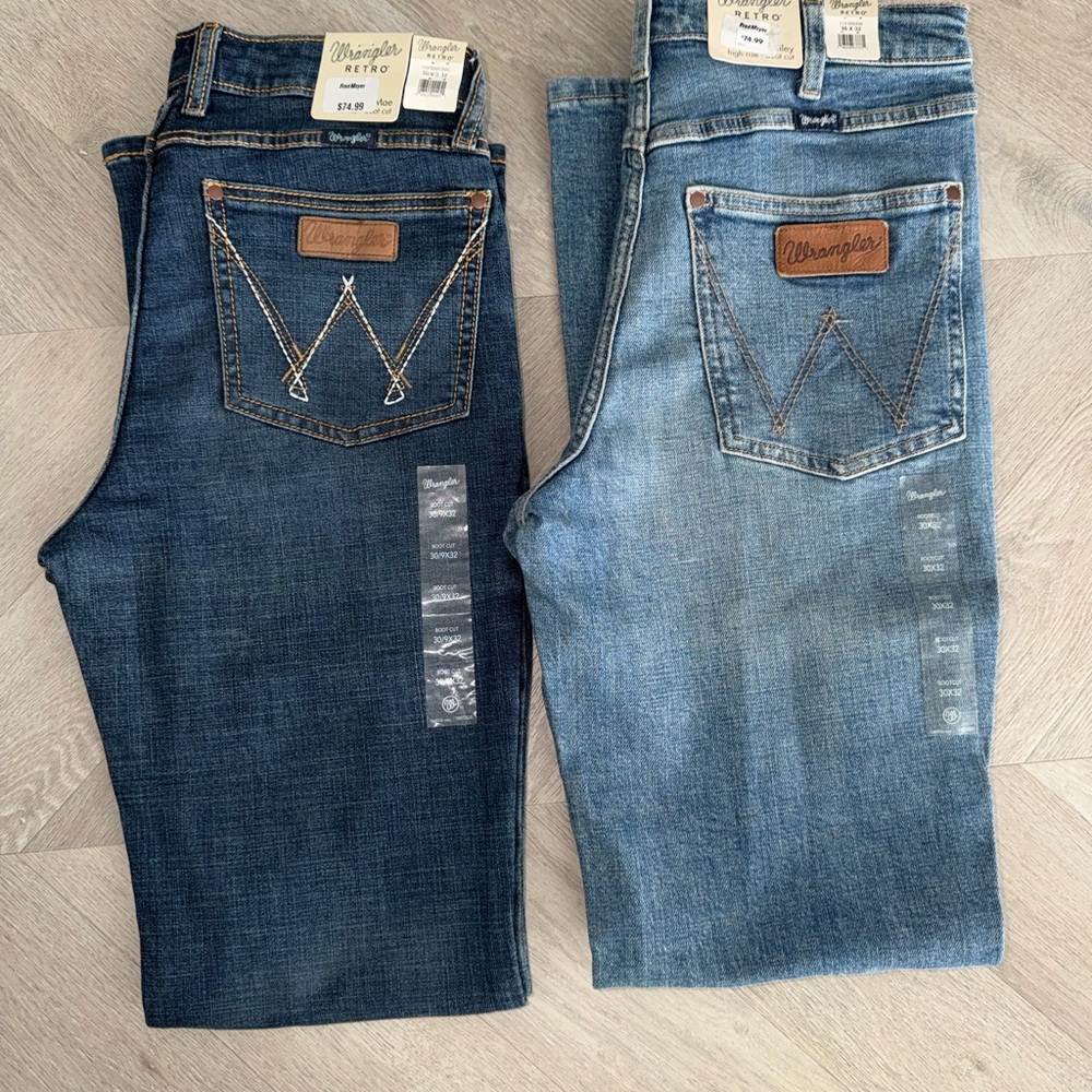 Wrangler women’s retro boot cut  Jeans Duo - Dark Blue & Light Blue Washes
